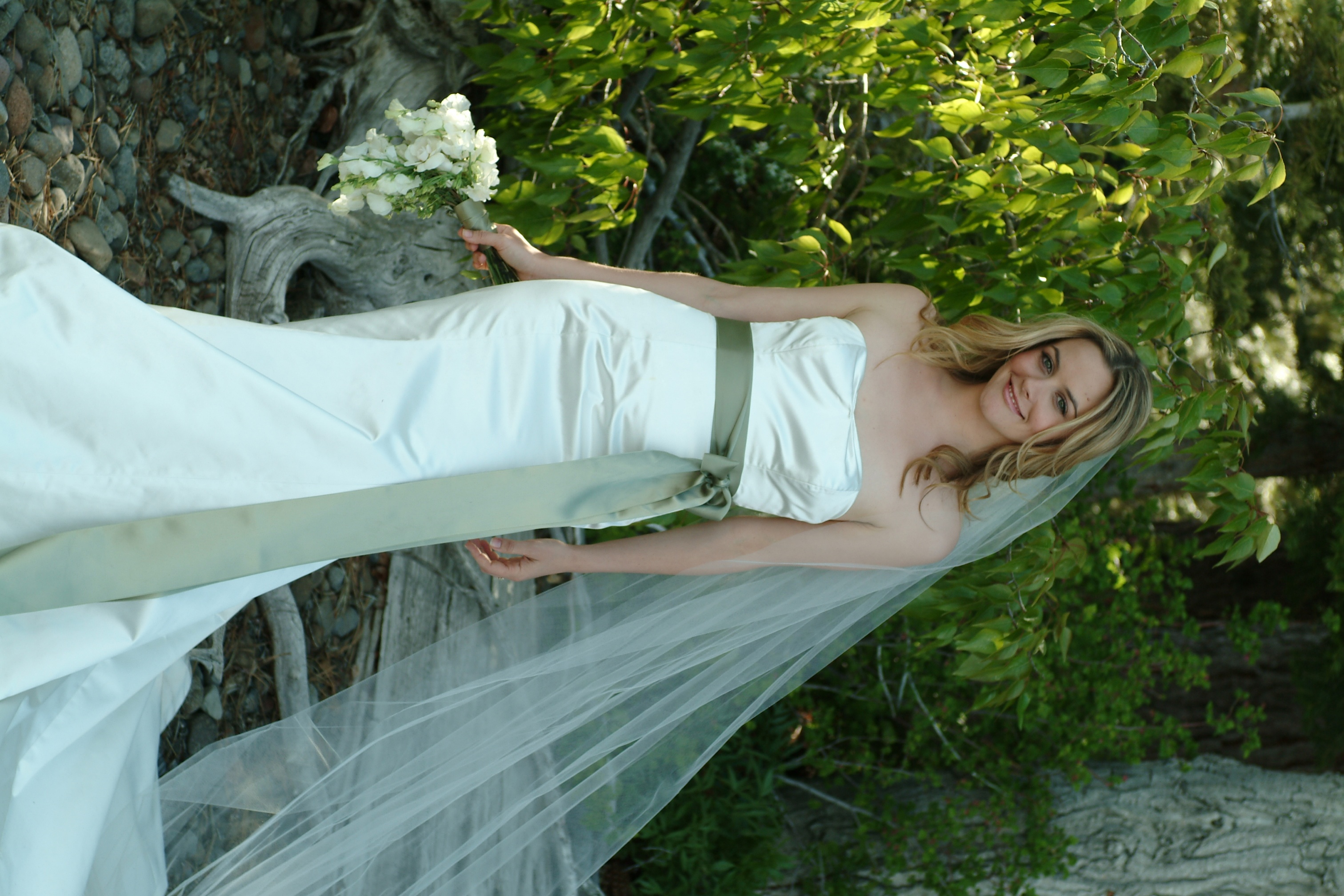 Alicia silverstone wedding dress